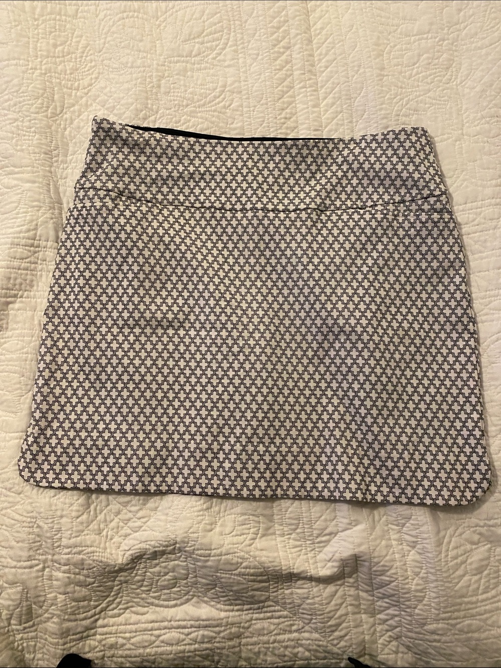 Textured Mini Skirt in Light Gray and White